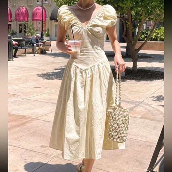 Butter yellow drop waist midi maxi dress Ruched puff sleeve v neck detail - Picture 5 of 5